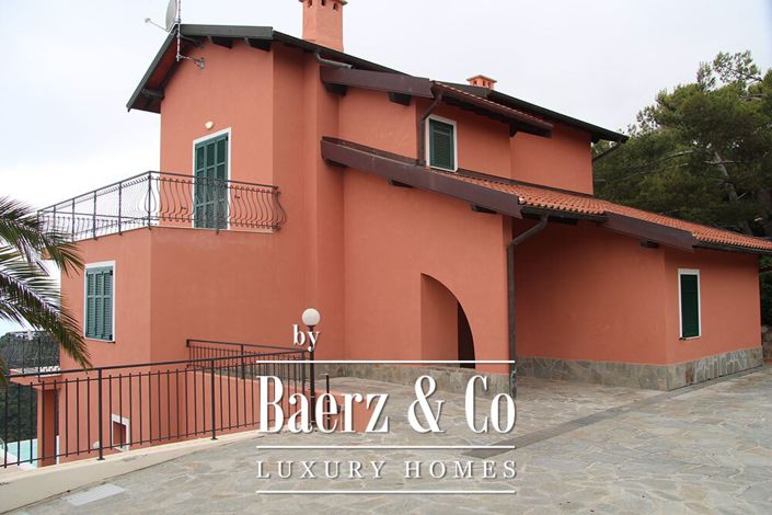 Image No.58-5 Bed Villa for sale