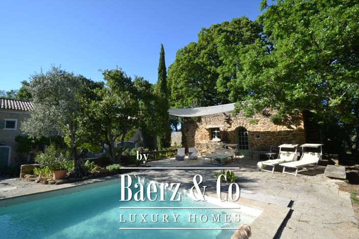 Image No.12-6 Bed Property for sale