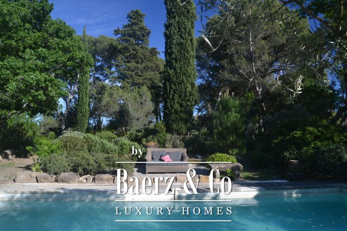 Image No.21-6 Bed Property for sale