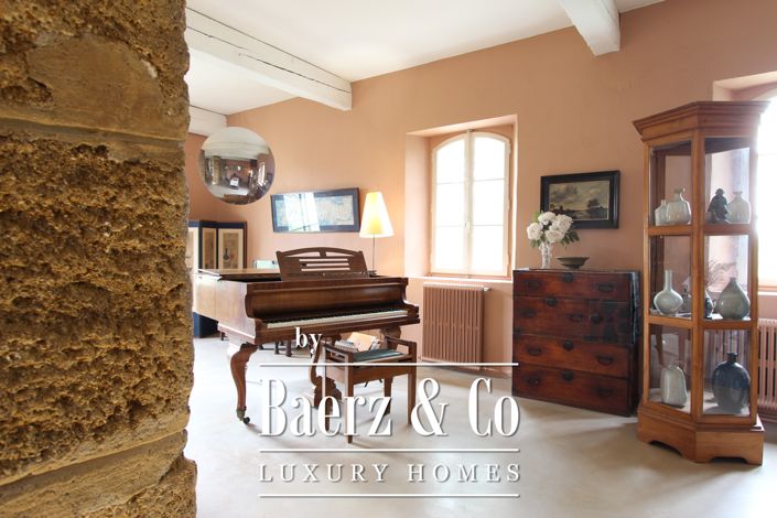 Image No.33-6 Bed Property for sale