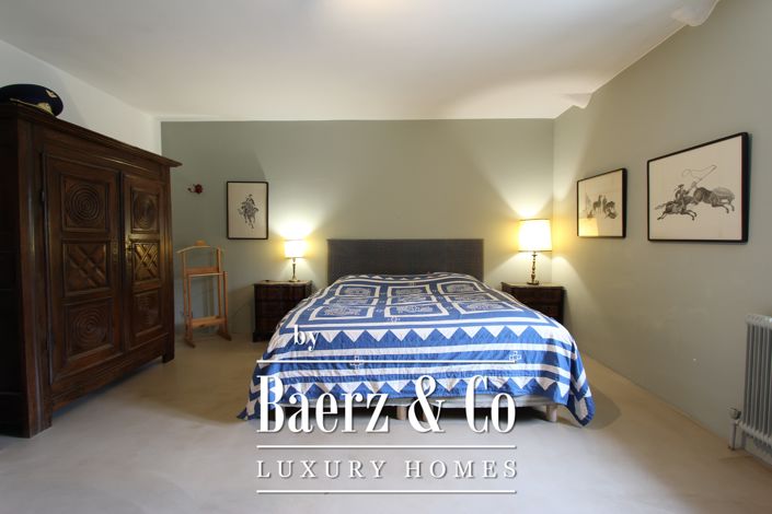 Image No.44-6 Bed Property for sale