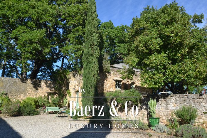 Image No.5-6 Bed Property for sale