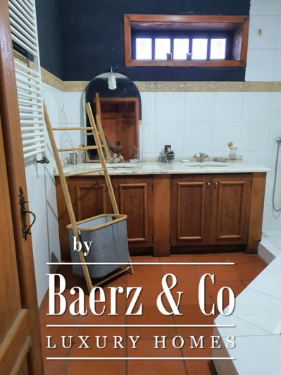 Image No.17-4 Bed Farmhouse for sale