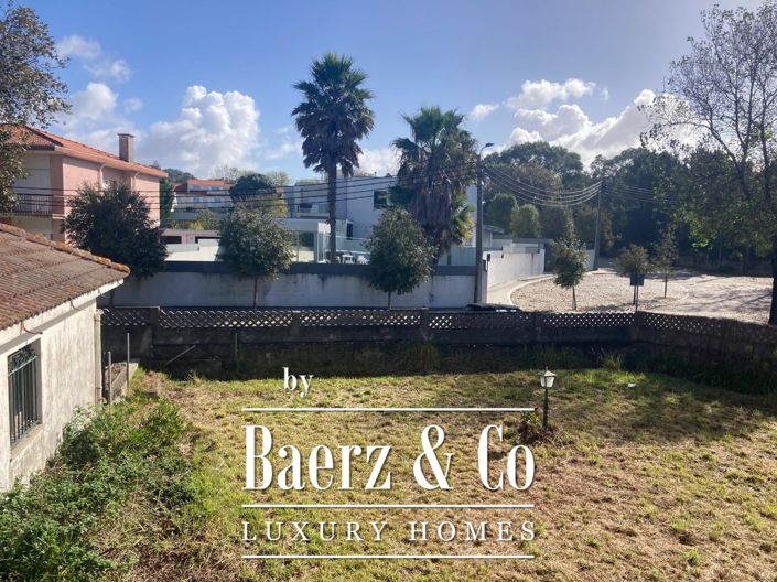 Image No.15-8 Bed Property for sale