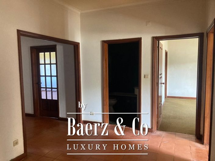 Image No.16-8 Bed Property for sale