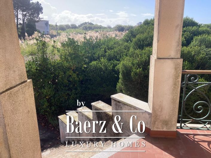 Image No.3-8 Bed Property for sale