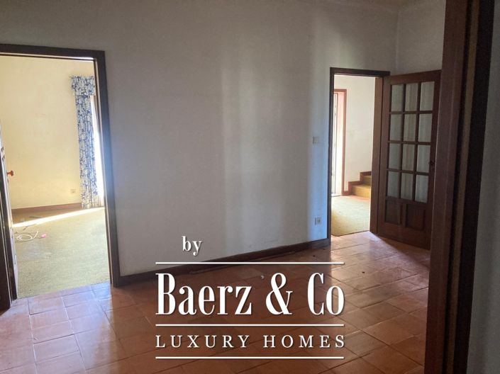 Image No.6-8 Bed Property for sale