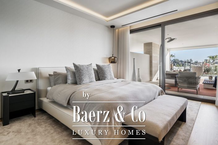 Image No.12-5 Bed Apartment for sale