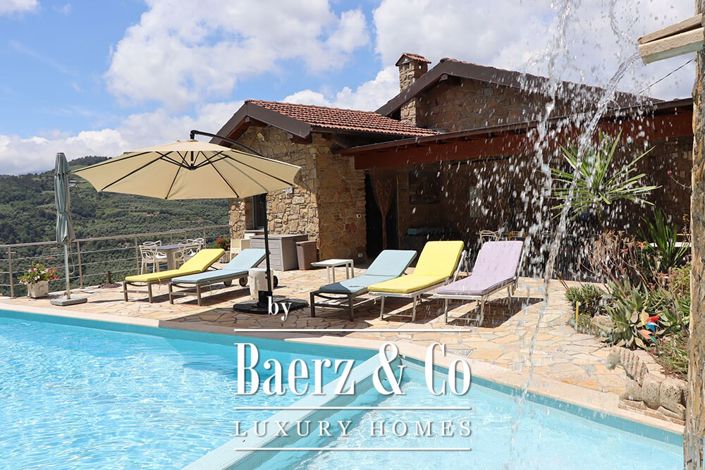 Image No.1-4 Bed Villa for sale