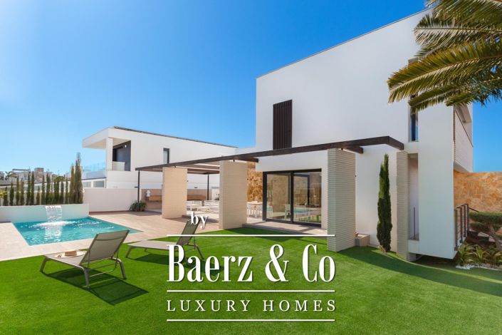 Image No.25-4 Bed Villa for sale