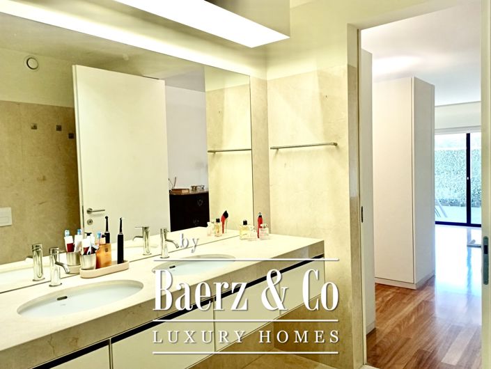 Image No.14-5 Bed Property for sale