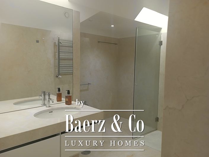 Image No.17-5 Bed Property for sale