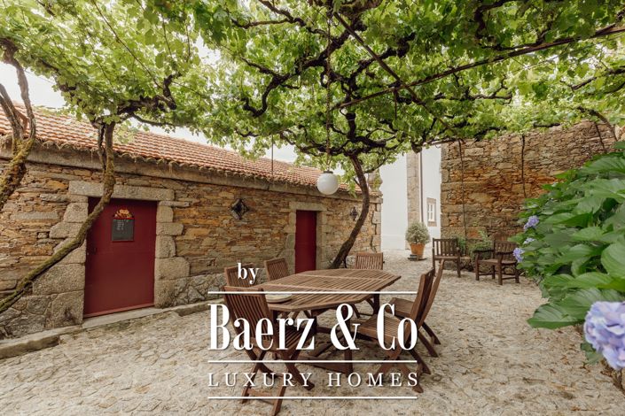 Image No.15-5 Bed Property for sale