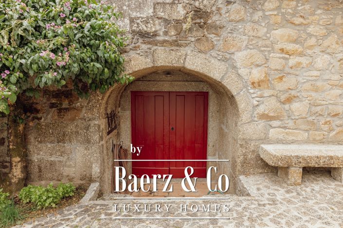 Image No.25-5 Bed Property for sale