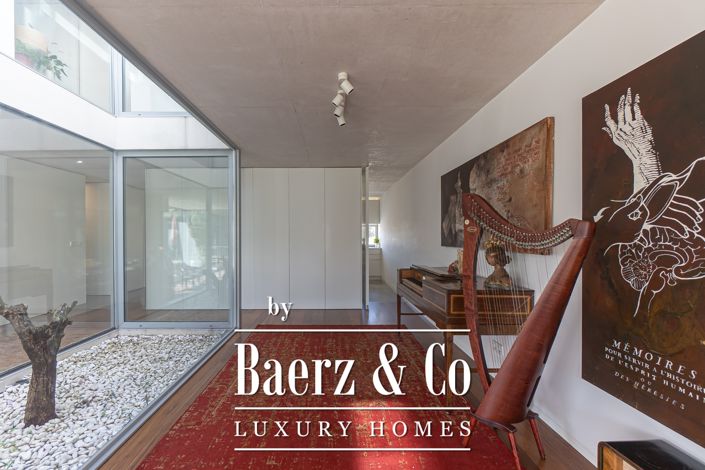 Image No.1-4 Bed House for sale