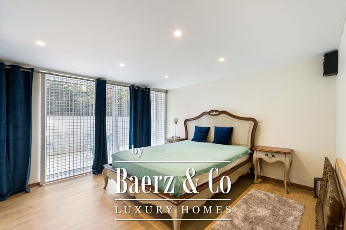 Image No.25-6 Bed House for sale