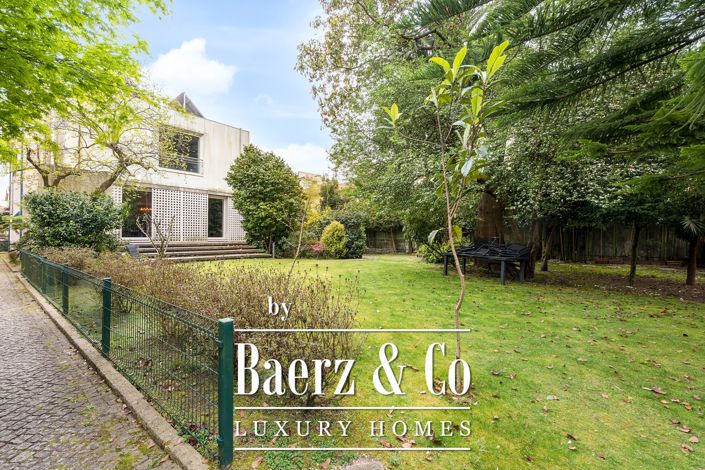 Image No.30-6 Bed House for sale