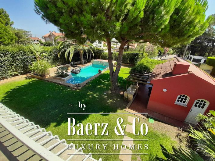 Image No.2-4 Bed House for sale