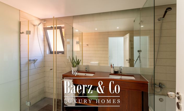 Image No.11-3 Bed House for sale