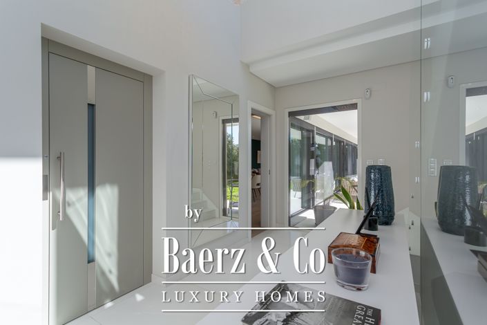 Image No.19-4 Bed House for sale