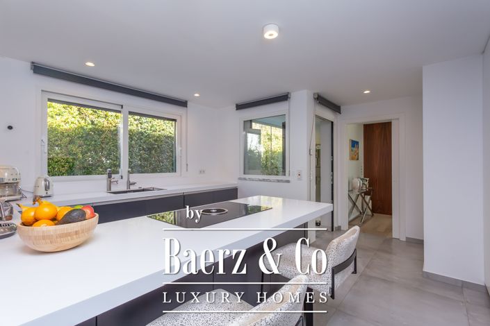 Image No.20-4 Bed House for sale