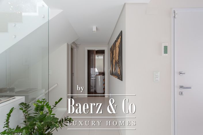 Image No.3-4 Bed House for sale