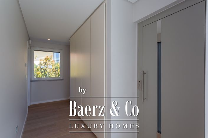 Image No.35-4 Bed House for sale