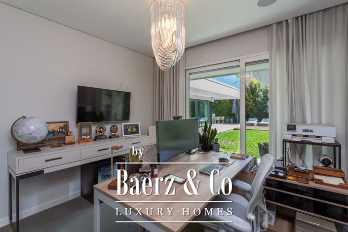 Image No.9-4 Bed House for sale