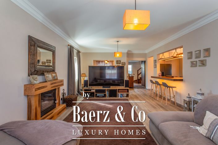 Image No.10-3 Bed House for sale