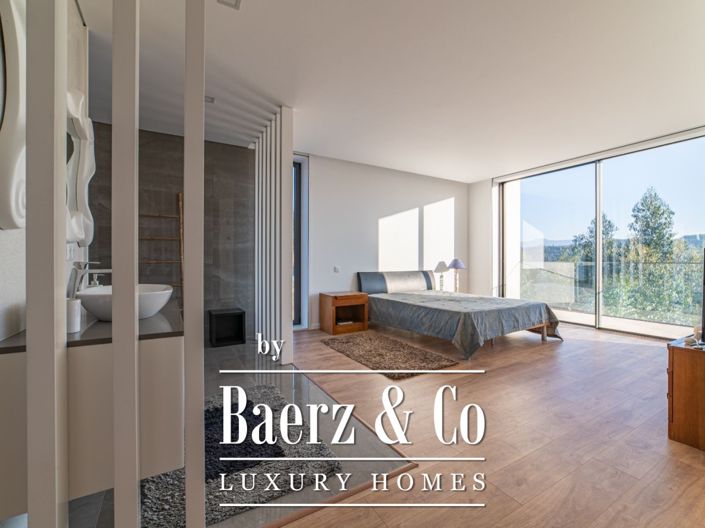 Image No.19-4 Bed House for sale