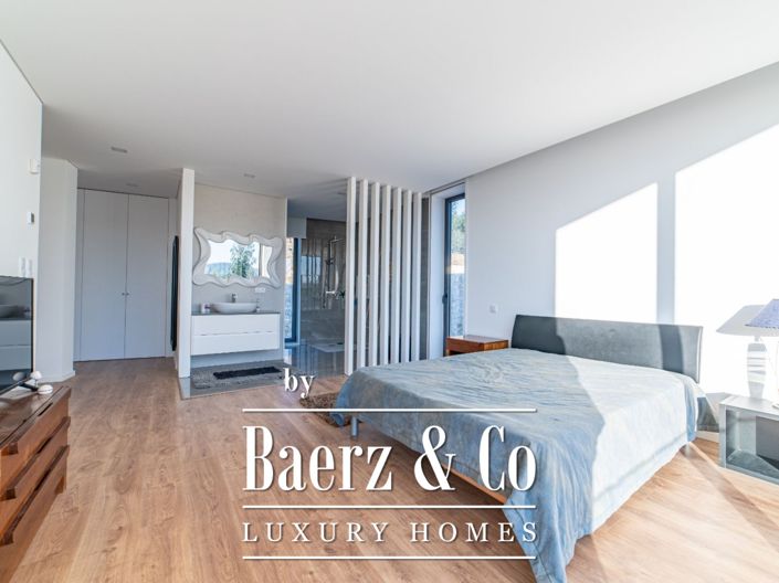 Image No.20-4 Bed House for sale