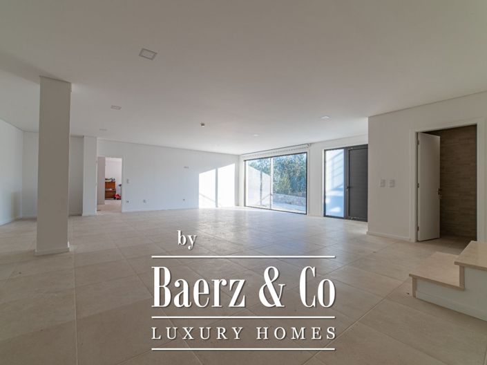 Image No.21-4 Bed House for sale