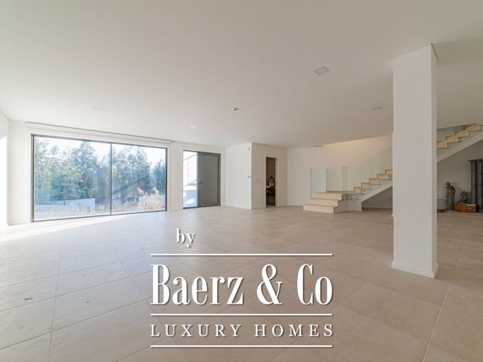 Image No.22-4 Bed House for sale