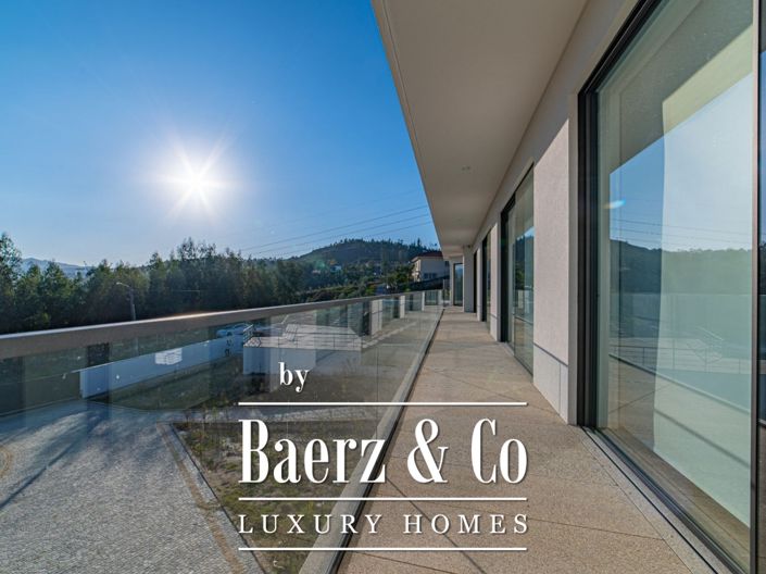 Image No.23-4 Bed House for sale