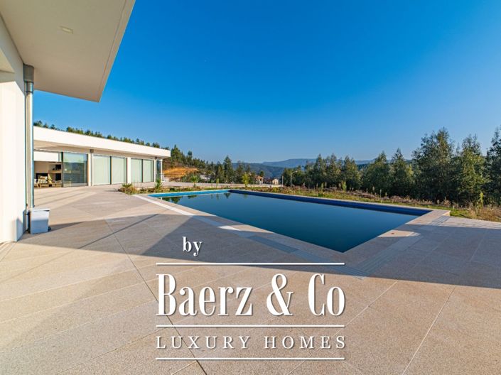 Image No.6-4 Bed House for sale