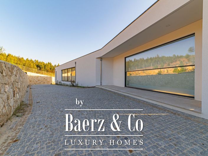 Image No.7-4 Bed House for sale