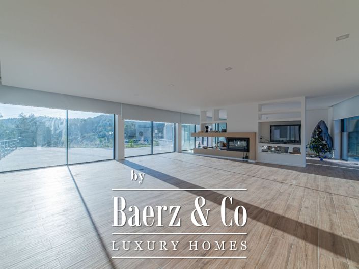 Image No.8-4 Bed House for sale