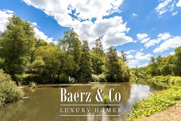 Image No.16-10 Bed Farmhouse for sale