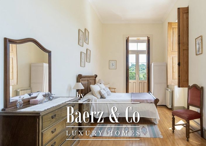 Image No.23-10 Bed Farmhouse for sale