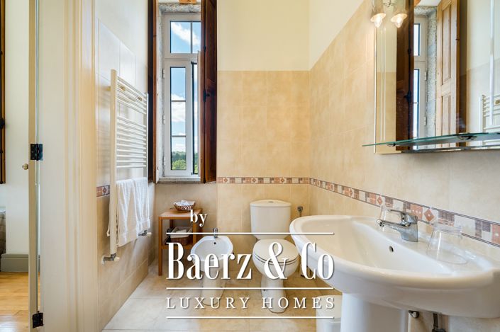 Image No.32-10 Bed Farmhouse for sale