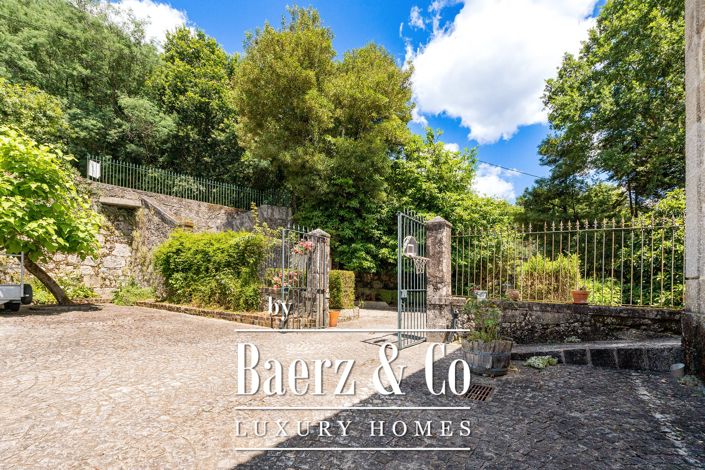 Image No.4-10 Bed Farmhouse for sale