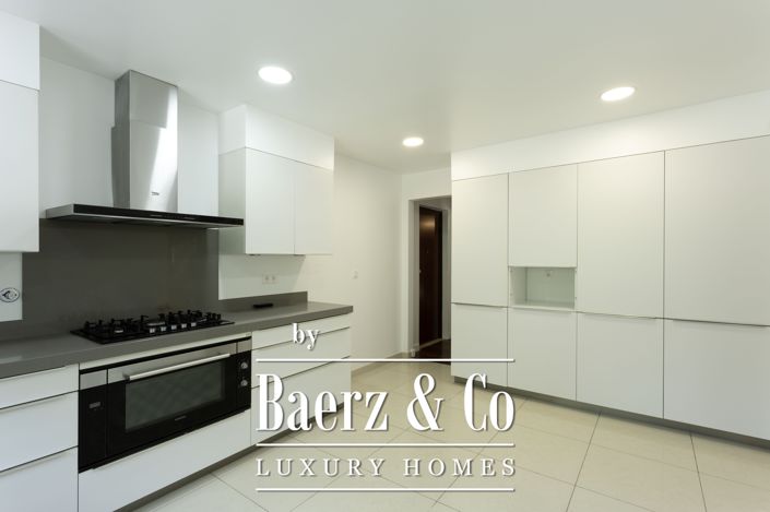 Image No.14-4 Bed House for sale