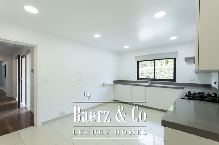 Image No.15-4 Bed House for sale