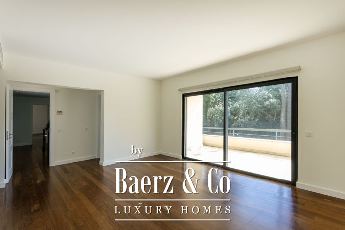 Image No.19-4 Bed House for sale