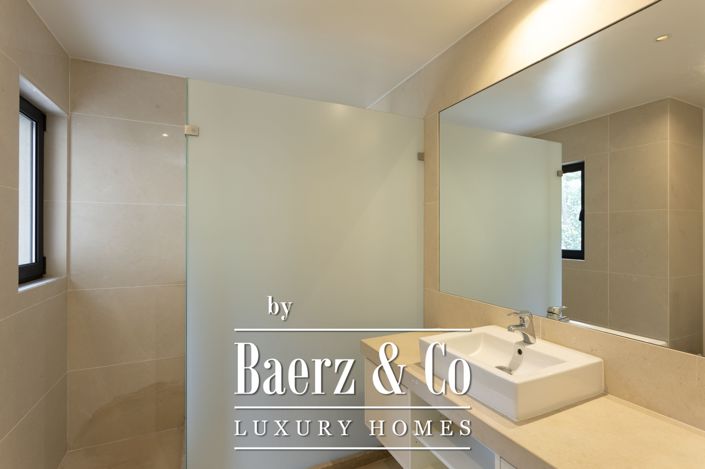 Image No.23-4 Bed House for sale