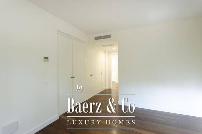 Image No.24-4 Bed House for sale