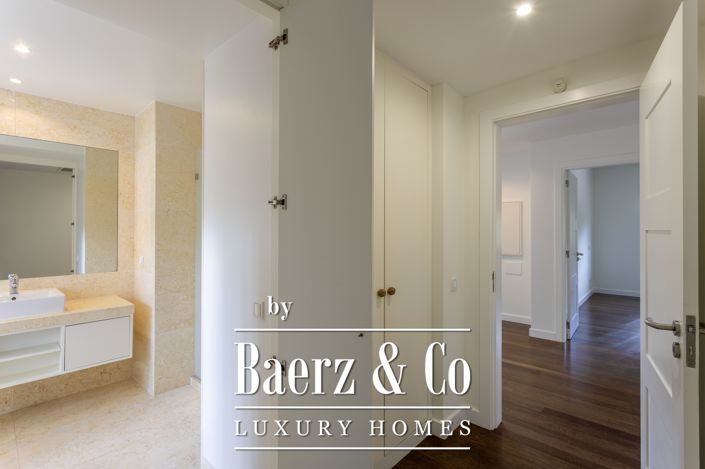 Image No.26-4 Bed House for sale