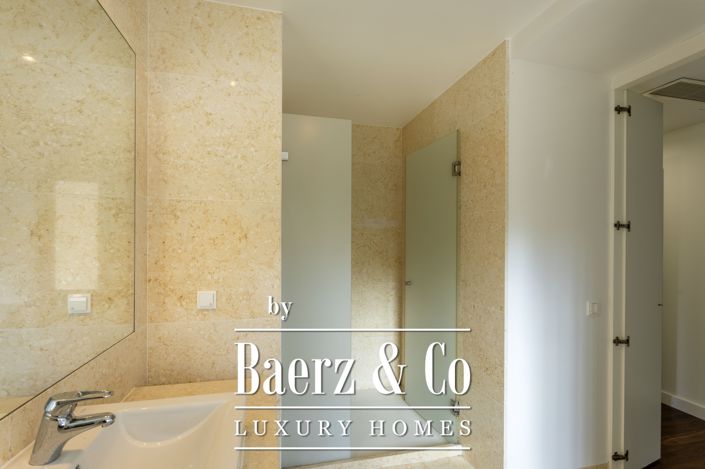 Image No.28-4 Bed House for sale