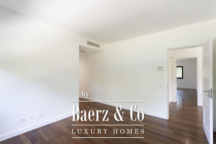 Image No.30-4 Bed House for sale