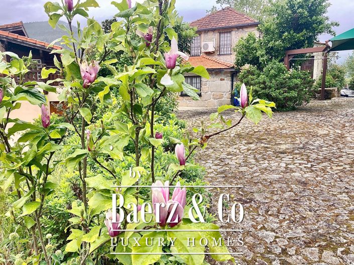 Image No.3-5 Bed Farmhouse for sale